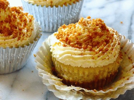 “照片无麸质芝士蛋糕配蛋腿”