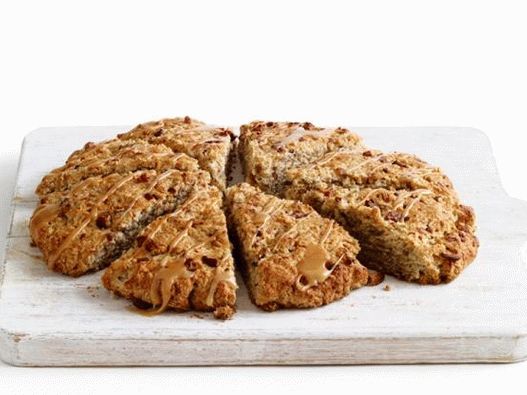 “照片大山坡上有山核桃和枫木釉”