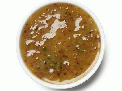 “带有桃子果酱和百里香的照片芥末”
