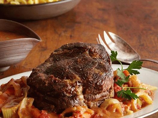 “照片普罗旺斯牛肉在慢炖锅里”