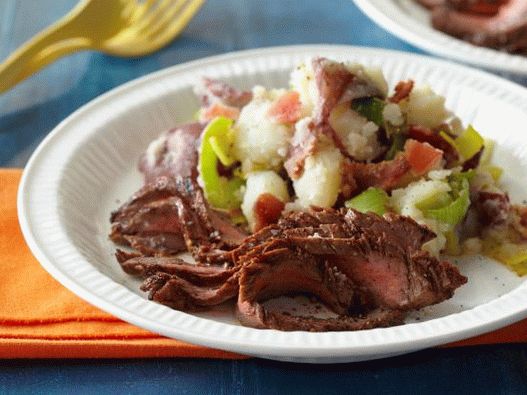 “用土豆泥腌制的牛肉照片”