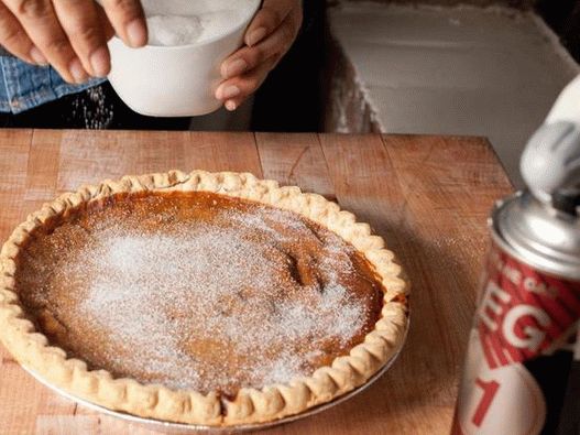 “用糖洒上蛋糕”