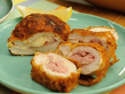 “鸡胸肉配火腿和奶酪（鸡肉蓝带）”