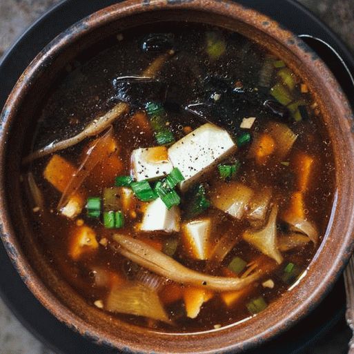 “豆腐和米尔蘑菇的味噌汤”