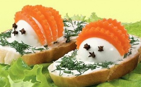 “三明治装饰”