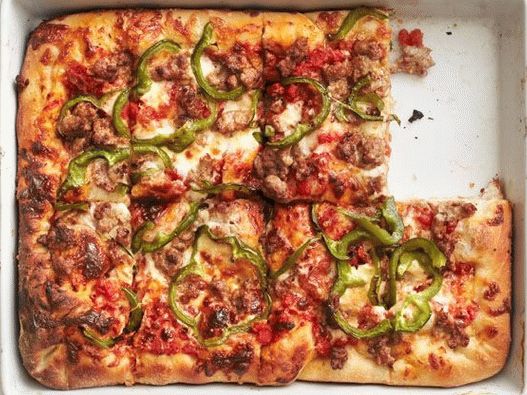 “照片西西里披萨香肠和胡椒”