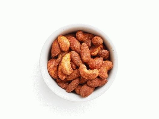 “照片辣味坚果与烧烤味”