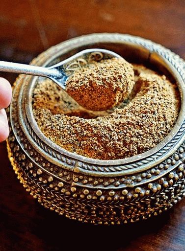 “照片香料混合物用于磨碎肉与干苹果”