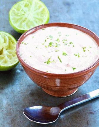 “用酸橙的酸奶油酱” “用酸橙的酸奶油酱”