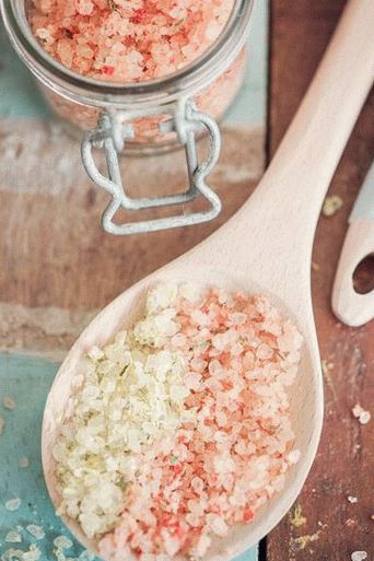 “用石灰和辣椒照片盐”