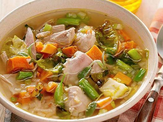 “火鸡和土豆饺子的照片汤”