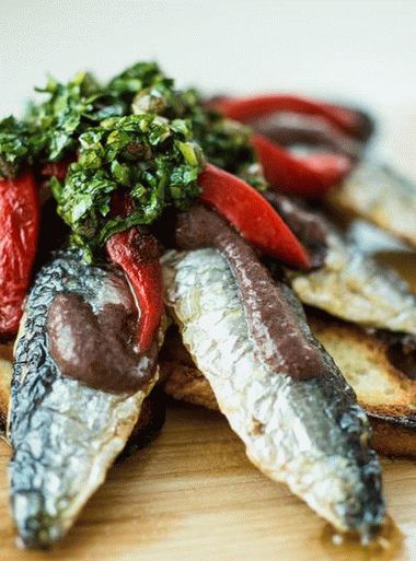 “照片沙丁鱼开胃菜（Sardeles）”
