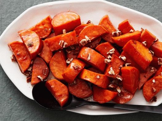 “照片蜜饯红薯（糖浆中的红薯）”