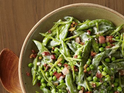 “照片绿豌豆奶油酱和培根”